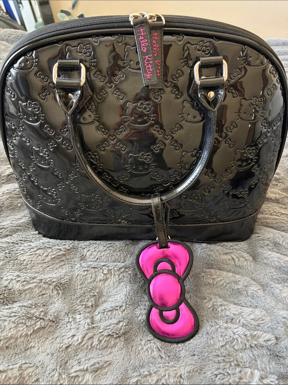 Hello Kitty shiny black